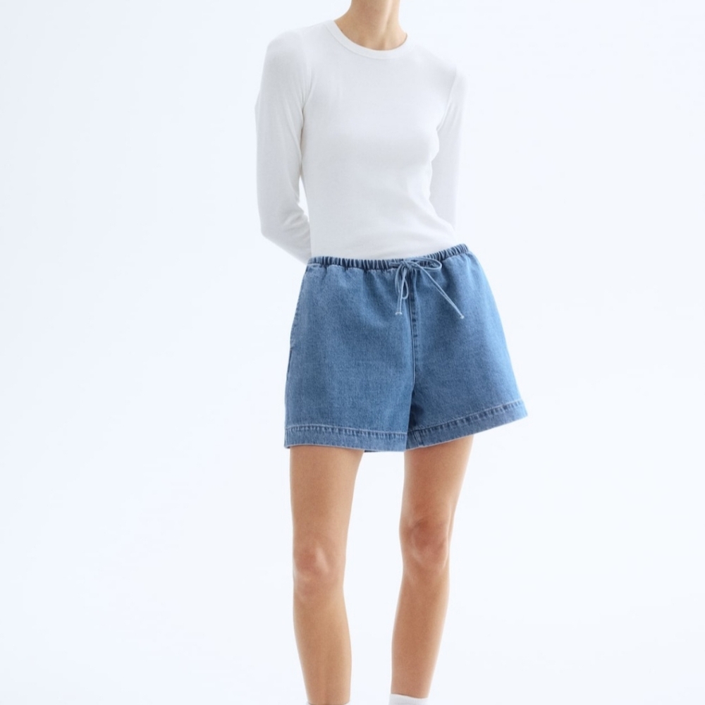 Denim Blue Women's Shorts With Drawstring NWT - Picture 2 of 7